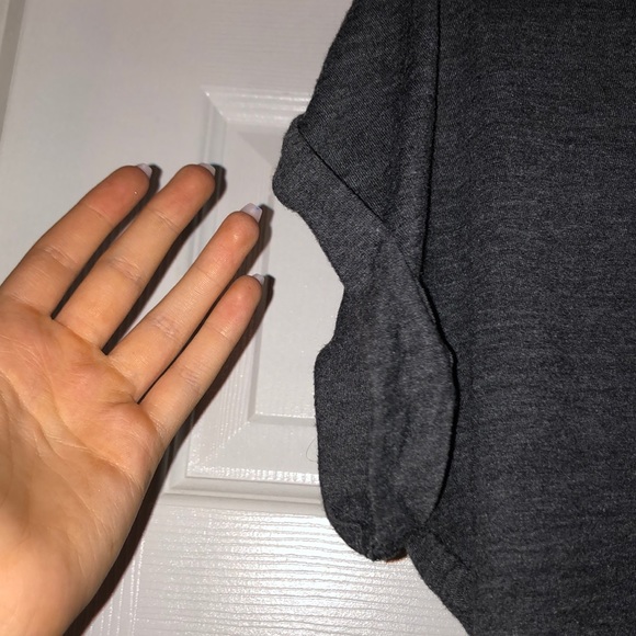 Grey cropped tee, very comfy & casual - Picture 3 of 3